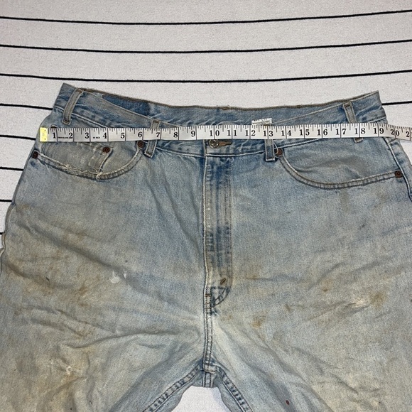 Vintage Levi’s 550 Thrashed Denim Jeans Size 40x32 - Picture 9 of 16